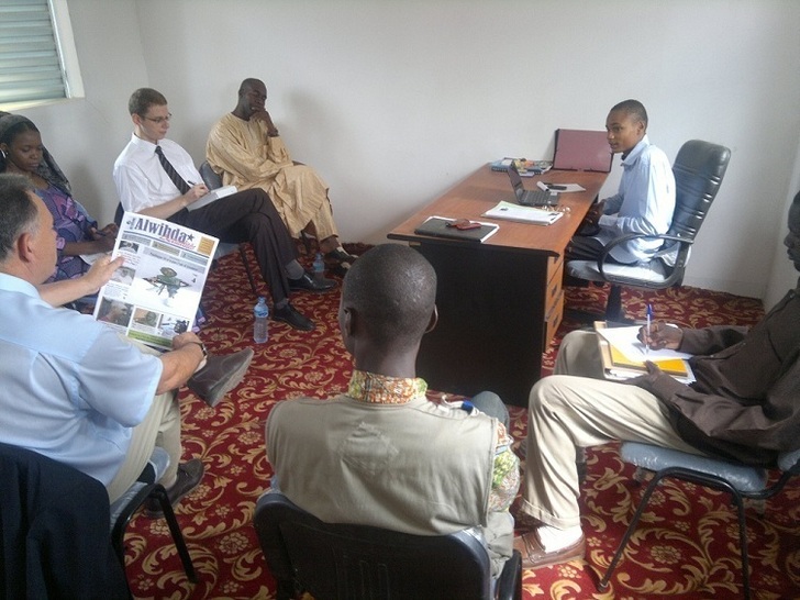 L'Ambassade de France et l'équipe d'Alwihda autour de Sadam Ahmat, Chef de Service Commercial et Communication. L'Ambassade de France et l'équipe d'Alwihda autour de Sadam Ahmat, Chef de Service Commercial et Communication.