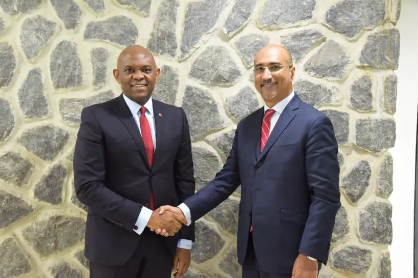 Le Président du Groupe United Bank for Africa(UBA), M. Tony O. Elumelu(CON), et le nouvel Administrateur Non Exécutif du Groupe UBA, M. Abdoul-Aziz Dia