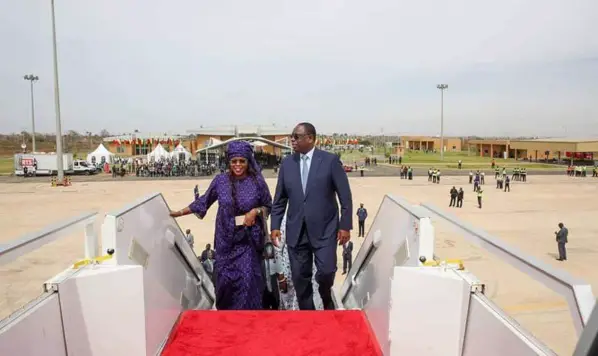Le couple présidentiel sénégalais lors de l'inauguration de la compagnie Air Sénégal. © DR