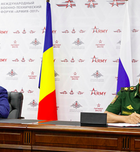 Les drapeaux du Tchad et de la Russie. © DR Les drapeaux du Tchad et de la Russie. © DR