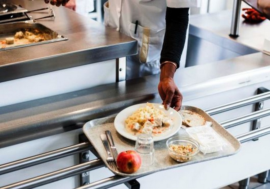 Un plateau dans une cantine scolaire au Togo. © DR Un plateau dans une cantine scolaire au Togo. © DR