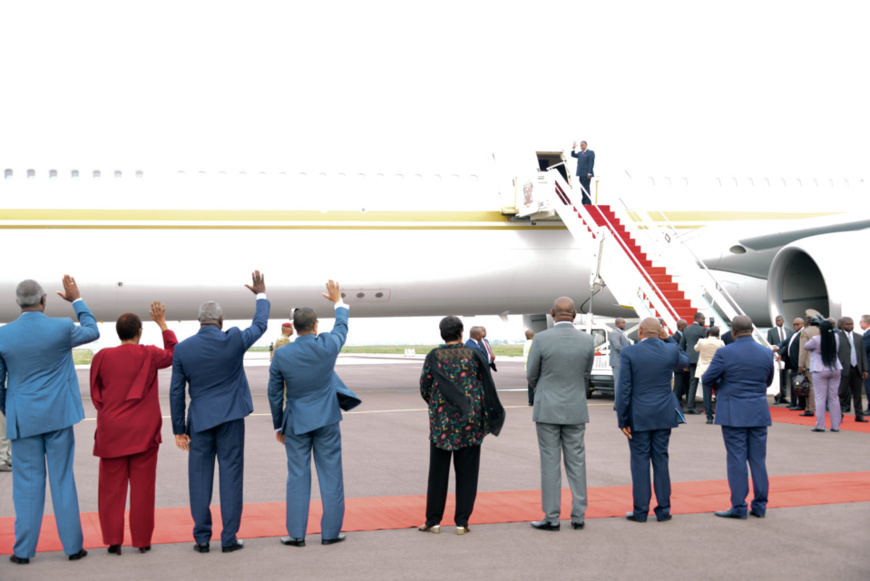 Départ de Sassou N'Guesso pour la Russie. Départ de Sassou N'Guesso pour la Russie.