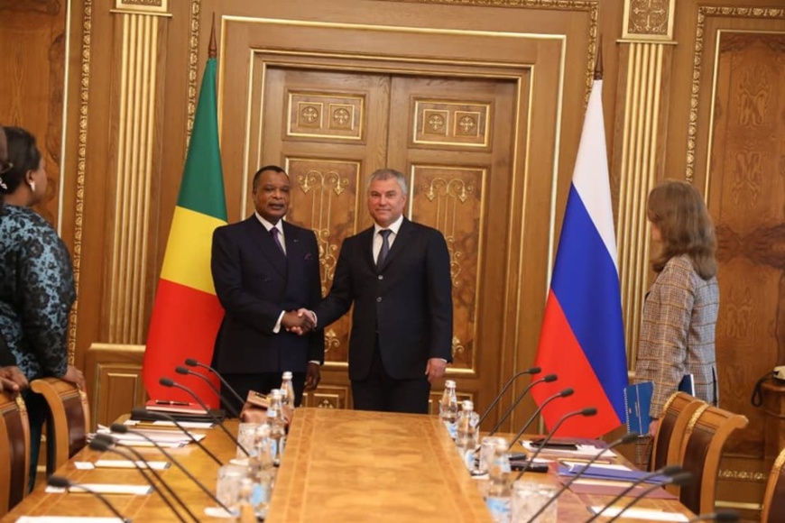 Poignée de main Denis Sassou N'Guesso et Viatcheslav Volodine. Poignée de main Denis Sassou N'Guesso et Viatcheslav Volodine.