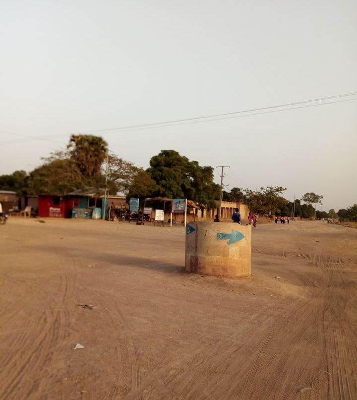 Le rond point menant au collège Humanité à Sarh. © DR/M.A.V. Le rond point menant au collège Humanité à Sarh. © DR/M.A.V.