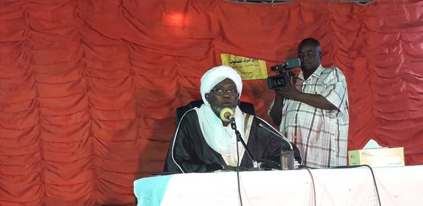 Cheikh Ahmat Alnour Mahamat Alhilou, prédicateur du CSAI déployé à Abéché, à l'Est du Tchad, samedi 15 juin 2019. © Alwihda Info Cheikh Ahmat Alnour Mahamat Alhilou, prédicateur du CSAI déployé à Abéché, à l'Est du Tchad, samedi 15 juin 2019. © Alwihda Info