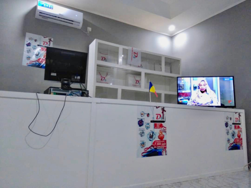 N’Djamena : une agence Digital-Com ouverte dans le 8ème arrondissement. © Alwihda Info N’Djamena : une agence Digital-Com ouverte dans le 8ème arrondissement. © Alwihda Info