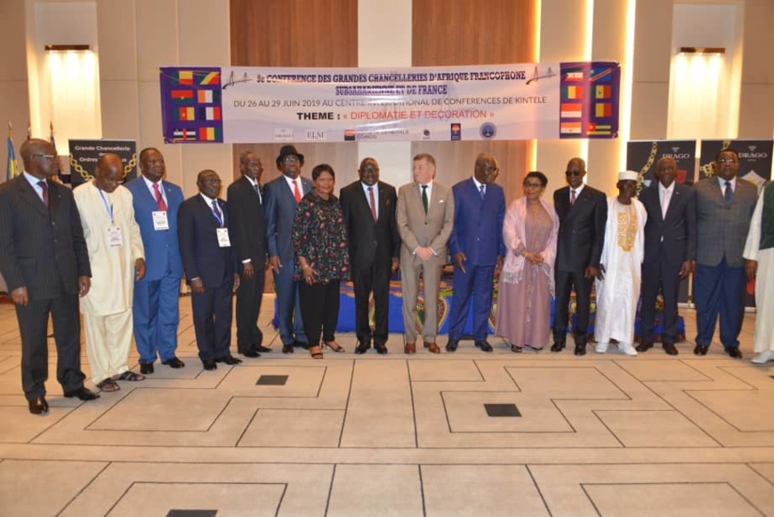 Photo de famille des participants aux assises de Brazzaville