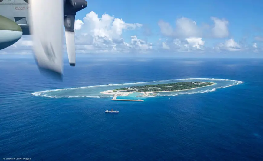 Vue aérienne, en 2016, de l’île Itu Aba dans l’archipel des îles Spratly en mer de Chine méridionale, une zone contestée. (© Johnson Lai/AP Images)