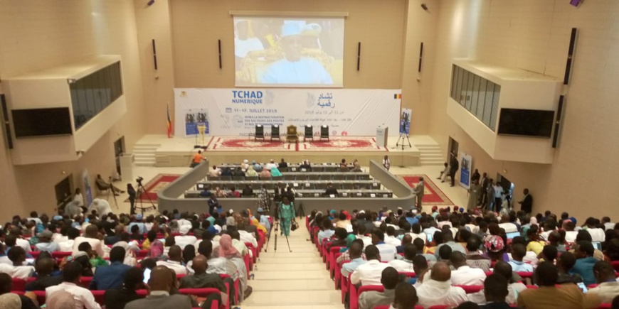 Tchad : Déby annonce l'internet gratuit dans les universités et la baisse des coûts. © TN Tchad : Déby annonce l'internet gratuit dans les universités et la baisse des coûts. © TN