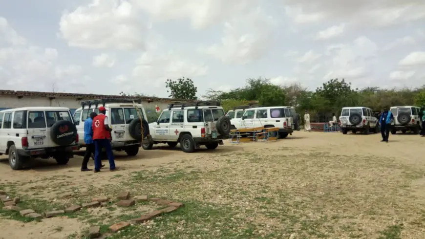 Des véhicules de La Croix-Rouge à Abéché, jeudi 11 juillet 2019. © Alwihda Info