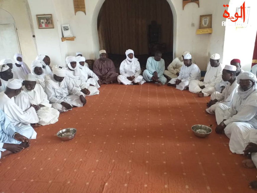 Tchad : au Ouaddaï, le décret de Déby contesté, "un déraillement inacceptable". © Alwihda Info Tchad : au Ouaddaï, le décret de Déby contesté, "un déraillement inacceptable". © Alwihda Info