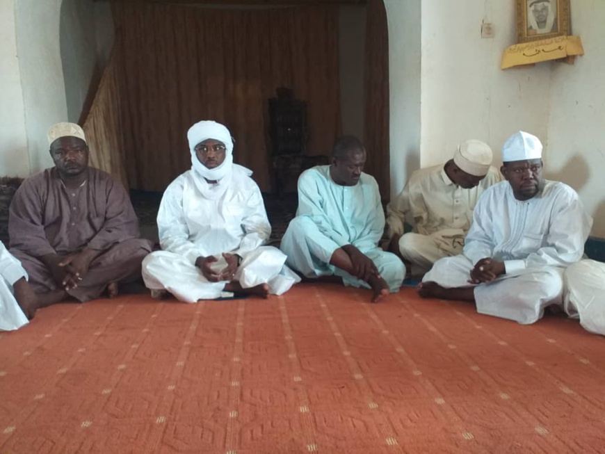#Tchad : "Nous respectons notre président, qu'il nous respecte", colère après la désignation du nouveau Sultan du Ouaddaï. © Alwihda Info #Tchad : "Nous respectons notre président, qu'il nous respecte", colère après la désignation du nouveau Sultan du Ouaddaï. © Alwihda Info