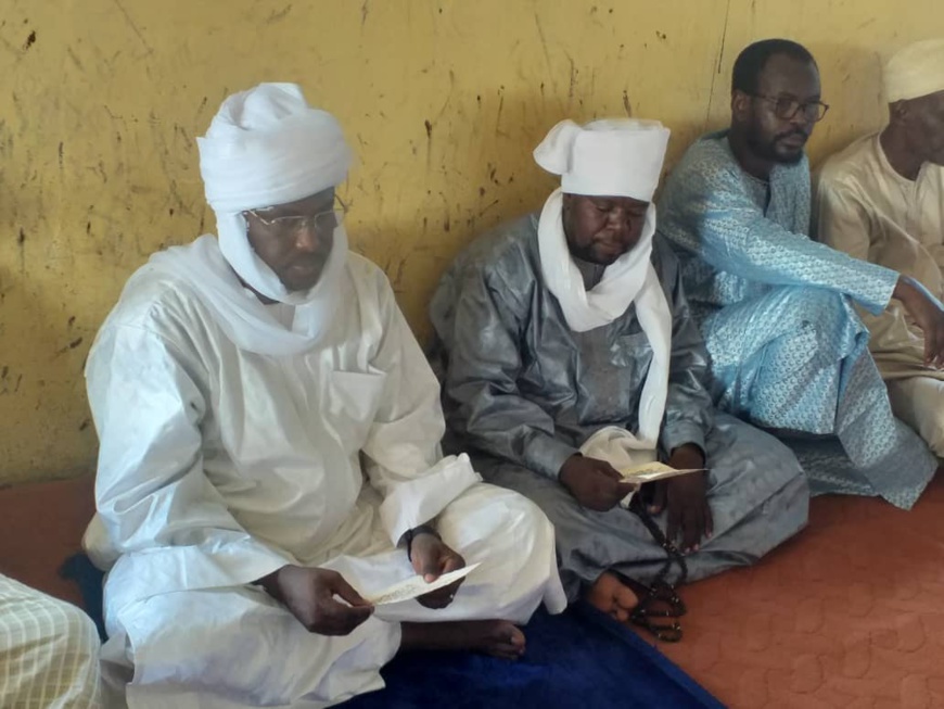 Une mission conduite par Yacoub Saleh Ourada s'est rendue dimanche 11 août 2019 à Amdoud, un village de la sous-préfecture d'Abéché rurale situé à 50 km de la ville. © Alwihda Info Une mission conduite par Yacoub Saleh Ourada s'est rendue dimanche 11 août 2019 à Amdoud, un village de la sous-préfecture d'Abéché rurale situé à 50 km de la ville. © Alwihda Info