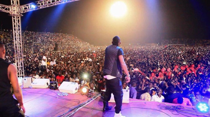 Dj Arafat lors d'un concert au Tchad. © Dj Arafat