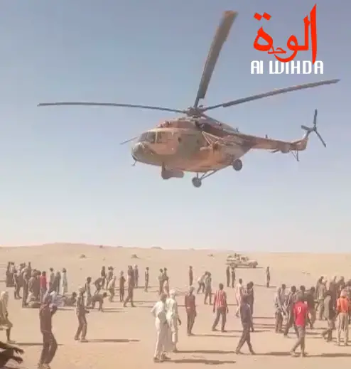 Un hélicoptère de l'armée survole Mandjam 35, juste au-dessus d'orpailleurs, le 13 juillet 2019. © Alwihda Info