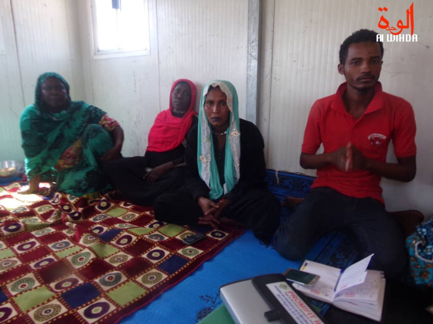 Tchad : à Tissi, les femmes veulent pérenniser l'usine de panneaux solaires. © Alwihda Info Tchad : à Tissi, les femmes veulent pérenniser l'usine de panneaux solaires. © Alwihda Info
