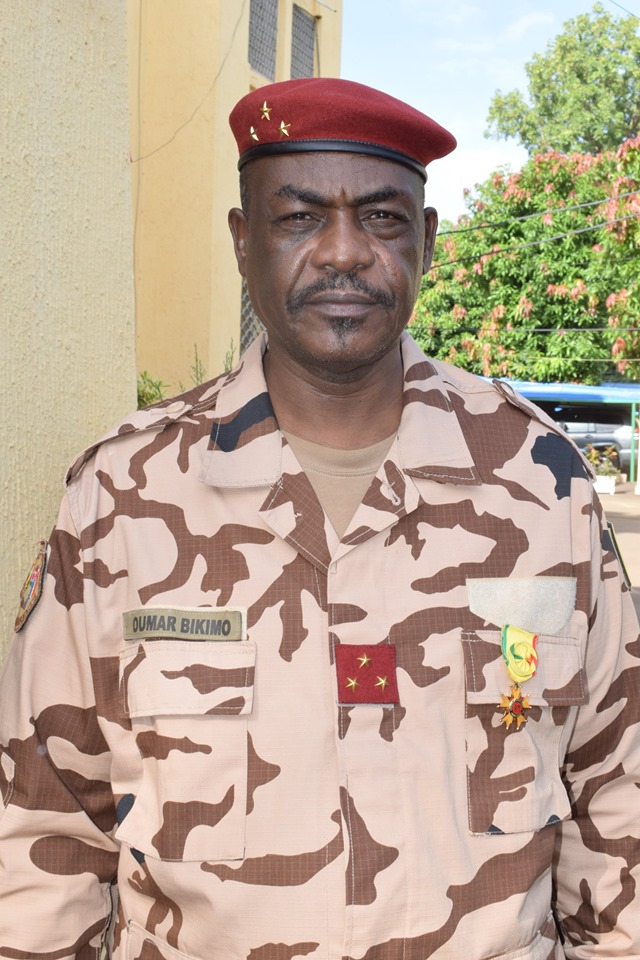 Le général tchadien Oumar Bikimo élevé au rang d’Officier de l’ordre national du Mali. © Force conjointe G5 Sahel