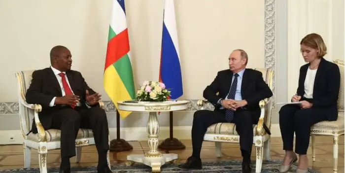 Les présidents centrafricain Touadera et russe Poutine lors d'une rencontre. © DR