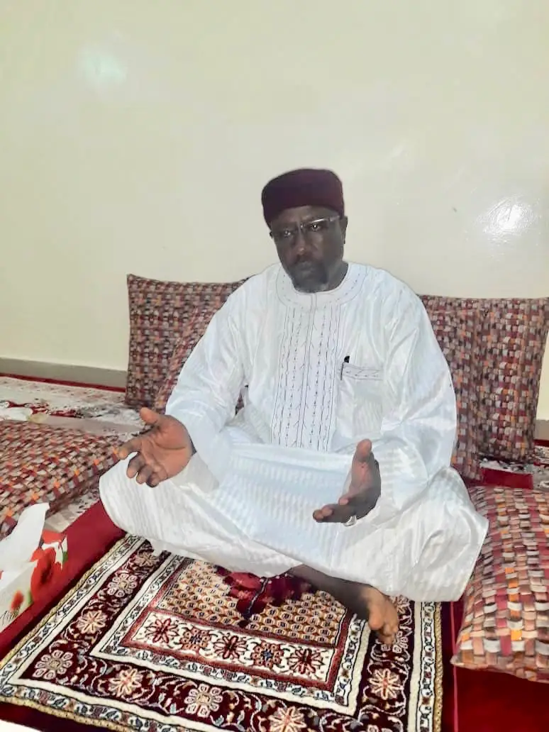 Tchad : à Abéché, le nouveau Sultan Chérif Abdelhadi mahdi a prié à la grande mosquée d'Al Atikh. © Alwihda Info
