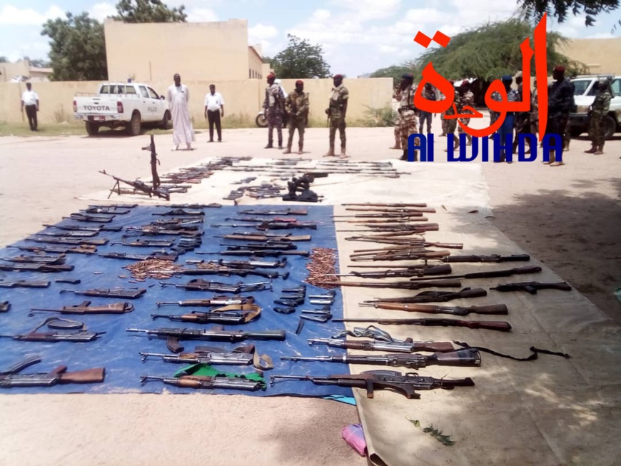 Tchad : une centaine d'armes de guerre saisies dont un lance-roquettes au Ouaddaï. © Alwihda Info
