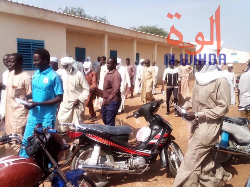 Tchad : en province, la commission de contrôle des engins veut "mettre fin au désordre". © Alwihda Info Tchad : en province, la commission de contrôle des engins veut "mettre fin au désordre". © Alwihda Info