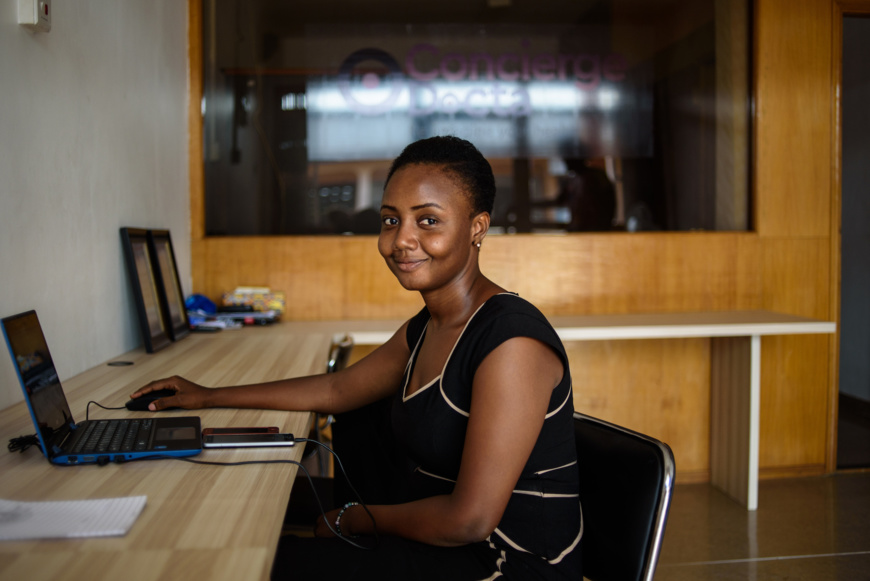 Analyste commercial pour Docta Ghana, une application développée par un groupe de jeunes gens en 2015. L'application met les patients en contact avec les médecins et facilite les consultations et la délivrance d'ordonnances. © DR Analyste commercial pour Docta Ghana, une application développée par un groupe de jeunes gens en 2015. L'application met les patients en contact avec les médecins et facilite les consultations et la délivrance d'ordonnances. © DR