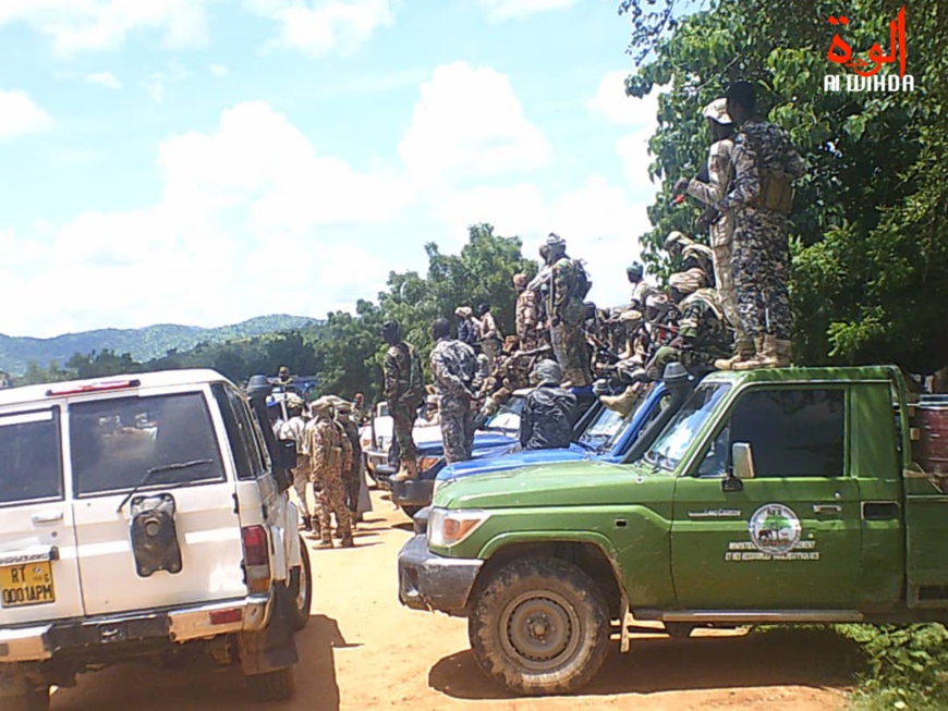 Illustration. Des militaires mènent des fouilles à Goz Beida, dans la province de Sila. © Alwihda Info