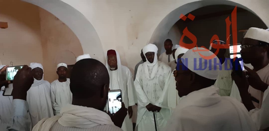 Tchad : Chérif Abdelhadi fait son entrée au Palais Royal d'Abéché. © Alwihda Info Tchad : Chérif Abdelhadi fait son entrée au Palais Royal d'Abéché. © Alwihda Info