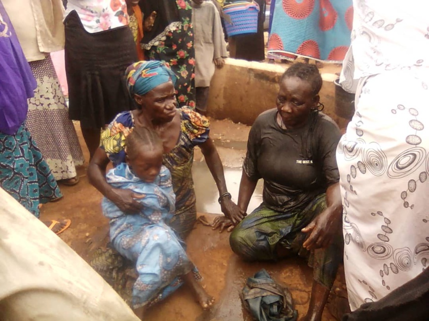 Tchad : un véhicule et ses occupants tombent dans un caniveau après un accident. © Alwihda Info