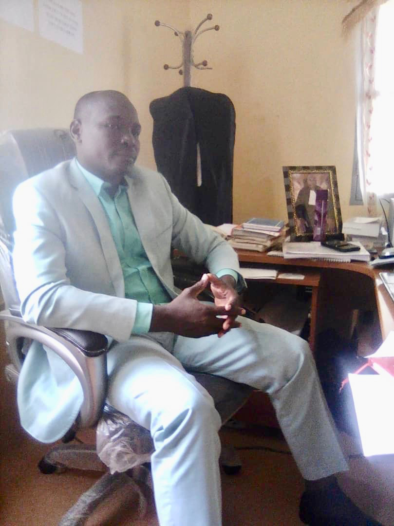 Tchad : Brahim Ali Kolla, procureur de la République de Moundou, a fait libérer plus de 50 prisonniers détenus arbitrairement. © Alwihda Info Tchad : Brahim Ali Kolla, procureur de la République de Moundou, a fait libérer plus de 50 prisonniers détenus arbitrairement. © Alwihda Info