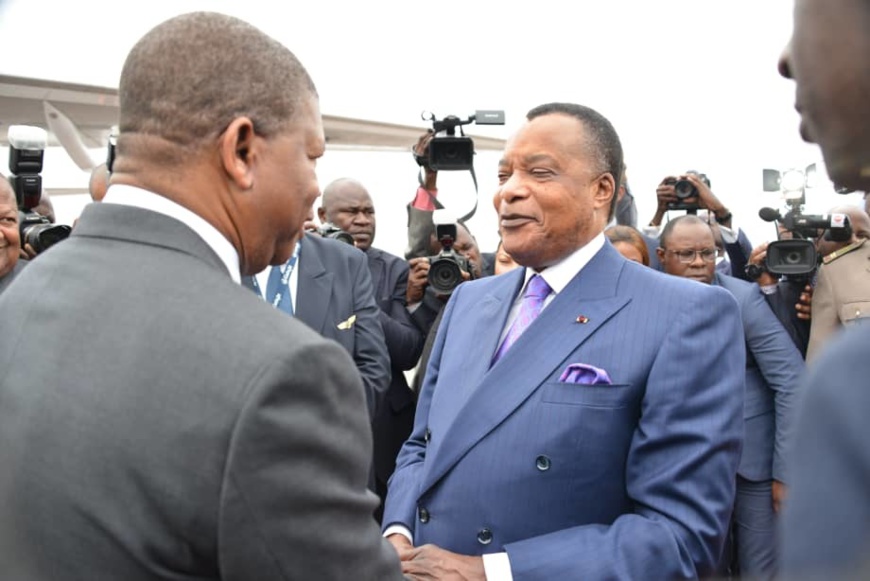 L'arrivée du président angolais à Brazzaville. L'arrivée du président angolais à Brazzaville.