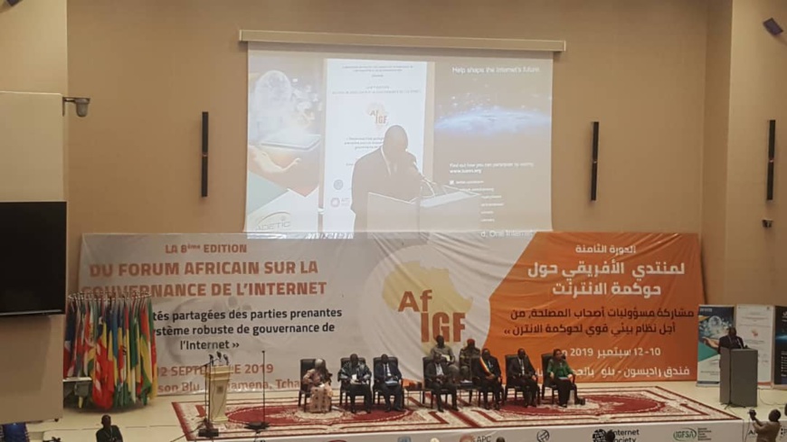 Le Tchad veut "s'insérer dans le nouvel ordre économique international" avec Internet. © Alwihda Info Le Tchad veut "s'insérer dans le nouvel ordre économique international" avec Internet. © Alwihda Info