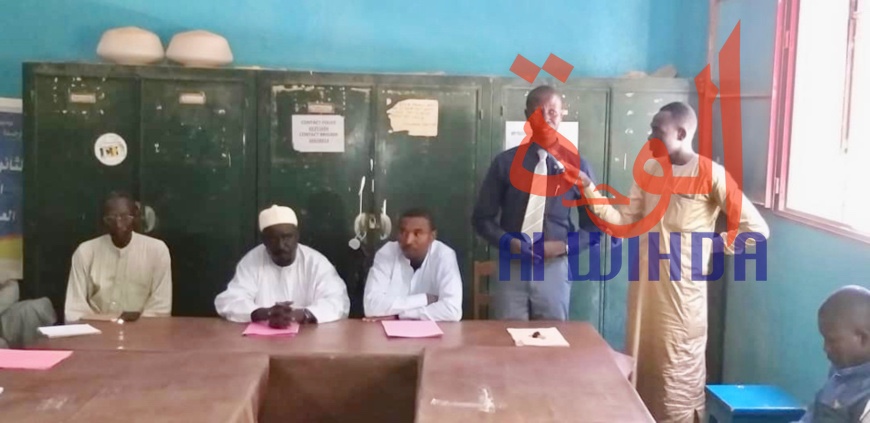 Tchad : un nouveau proviseur au lycée national franco-arabe d'Abéché. © Alwihda Info Tchad : un nouveau proviseur au lycée national franco-arabe d'Abéché. © Alwihda Info