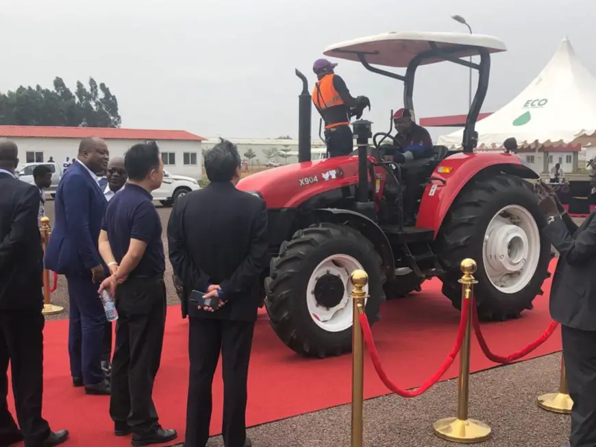 Le prototype de tracteur présenté à la presse.