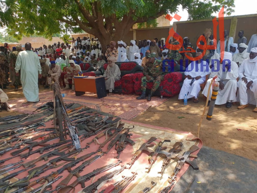 Tchad : importante saisie d'armes par les forces de sécurité au Sila. © Alwihda Info Tchad : importante saisie d'armes par les forces de sécurité au Sila. © Alwihda Info