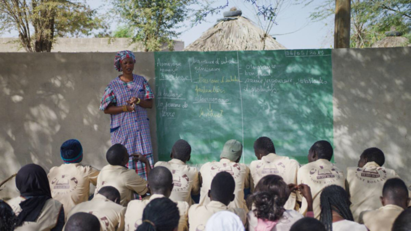 Mme Arame Diop Gueye dispense une formation agricole à la TVET Academy de Mont-Rolland à Thiès, l'une des institutions qui participent au projet mené par Education Development Center (EDC) et soutenu par la Mastercard Foundation. Mme Arame Diop Gueye dispense une formation agricole à la TVET Academy de Mont-Rolland à Thiès, l'une des institutions qui participent au projet mené par Education Development Center (EDC) et soutenu par la Mastercard Foundation.
