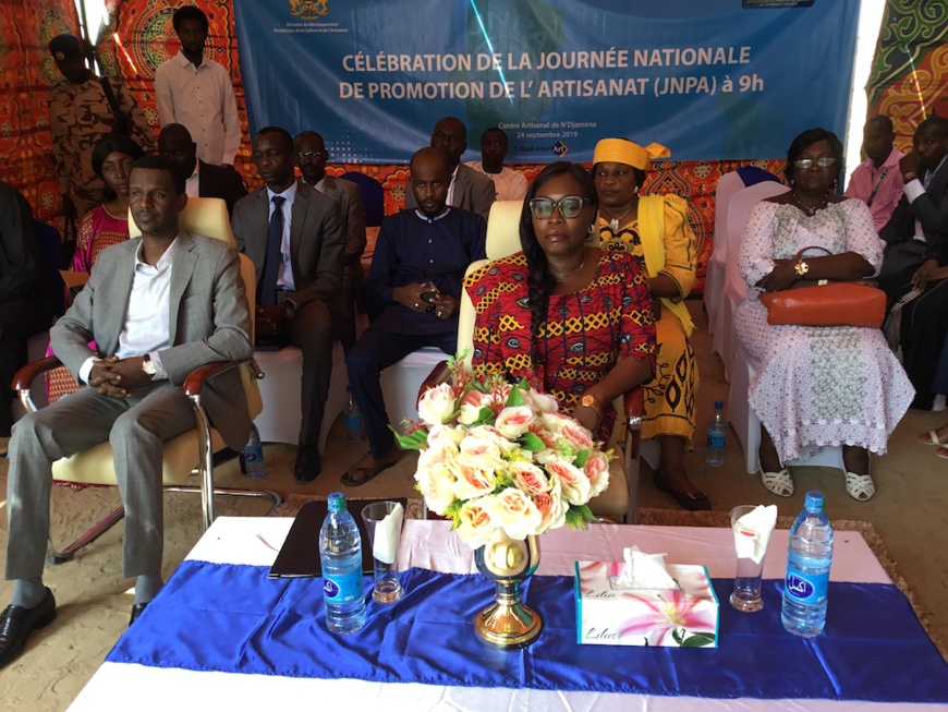 Le Tchad veut donner de la lumière et des moyens à son artisanat. © Alwihda Info Le Tchad veut donner de la lumière et des moyens à son artisanat. © Alwihda Info