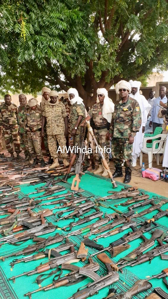 Tchad : un arsenal de guerre présenté à Abdi Tchad : un arsenal de guerre présenté à Abdi
