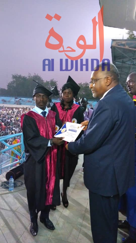 Tchad : 674 lauréats reçoivent leur diplôme de fin d'études universitaires. © Alwihda Info