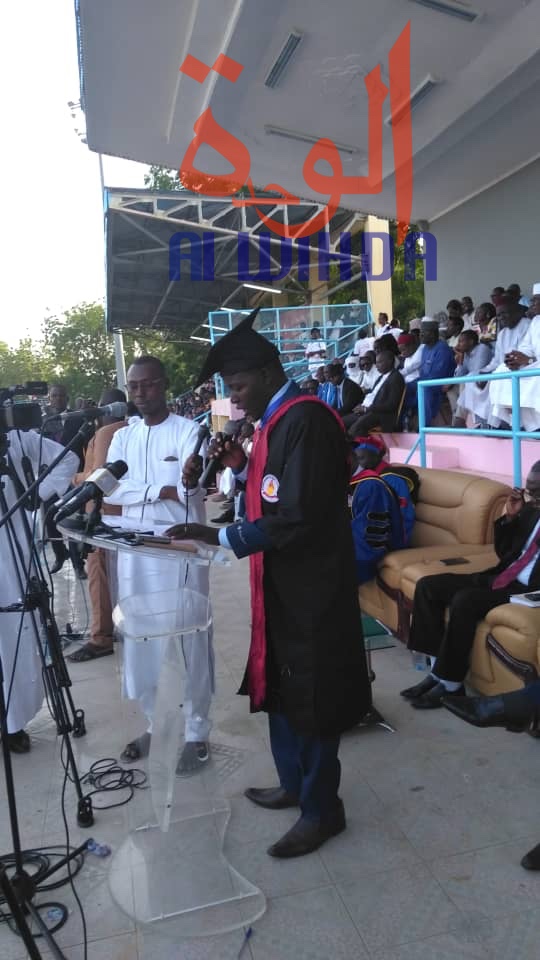 Tchad : 674 lauréats reçoivent leur diplôme de fin d'études universitaires. © Alwihda Info Tchad : 674 lauréats reçoivent leur diplôme de fin d'études universitaires. © Alwihda Info