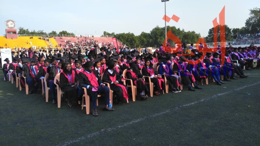 Tchad : 674 lauréats reçoivent leur diplôme de fin d'études universitaires. © Alwihda Info