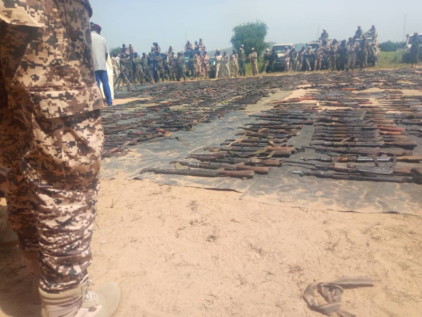 Tchad : impressionnante saisie d'un millier d'armes dont 6 bazooka au Sila Tchad : impressionnante saisie d'un millier d'armes dont 6 bazooka au Sila