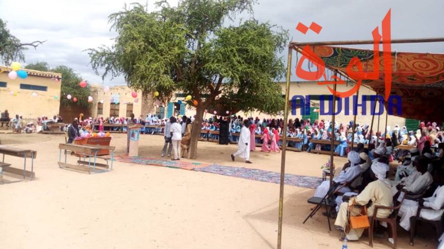 Tchad : en province, 170 bacheliers distingués par leur établissement. © Alwihda Info Tchad : en province, 170 bacheliers distingués par leur établissement. © Alwihda Info