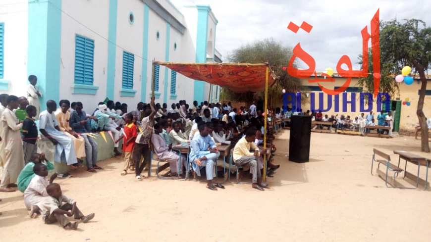 Tchad : en province, 170 bacheliers distingués par leur établissement. © Alwihda Info Tchad : en province, 170 bacheliers distingués par leur établissement. © Alwihda Info