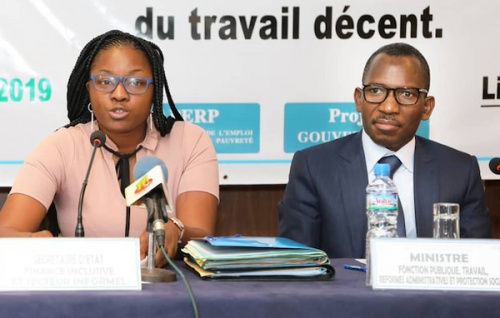 Togo : un forum sur la transition vers l’économie formelle et la promotion du travail décent. © RT Togo : un forum sur la transition vers l’économie formelle et la promotion du travail décent. © RT
