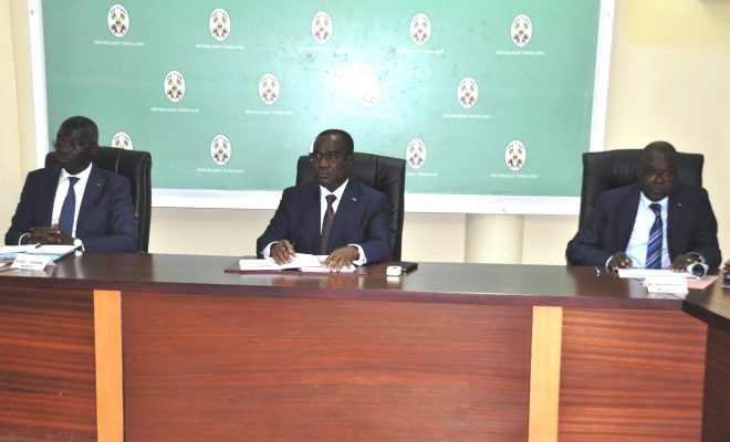 Togo : le Premier ministre donne des directives à la plateforme nationale de gestion des risques et catastrophes. © Togopresse Togo : le Premier ministre donne des directives à la plateforme nationale de gestion des risques et catastrophes. © Togopresse