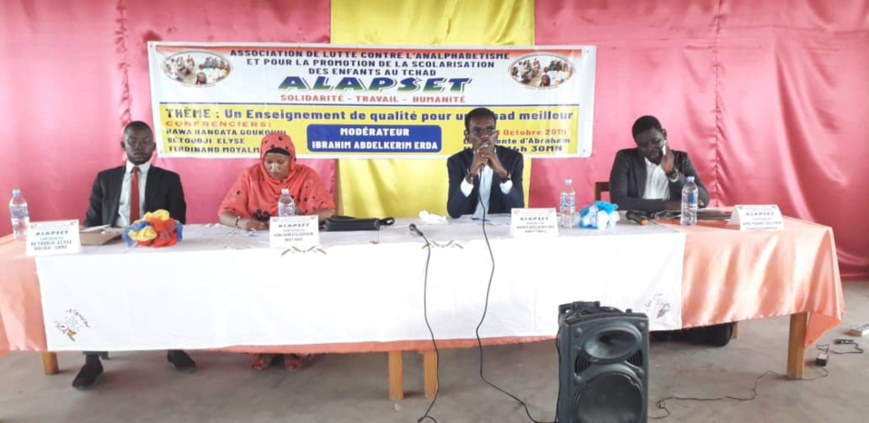 Tchad : "l'émergence d'un pays ne se fait que par une meilleure éducation". © Alwihda Info/D.H. Tchad : "l'émergence d'un pays ne se fait que par une meilleure éducation". © Alwihda Info/D.H.