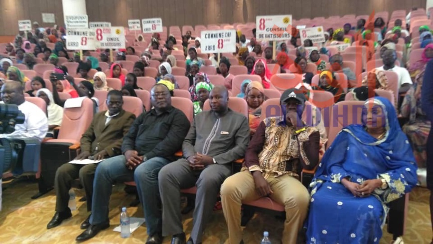 Tchad : le secteur informel féminin à l'honneur de la foire agro-pastorale. © Alwihda Info Tchad : le secteur informel féminin à l'honneur de la foire agro-pastorale. © Alwihda Info