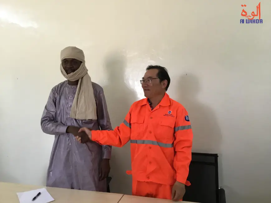 Tchad : un accord signé pour l’analyse d’échantillons de pétrole en Chine. © Alwihda Info