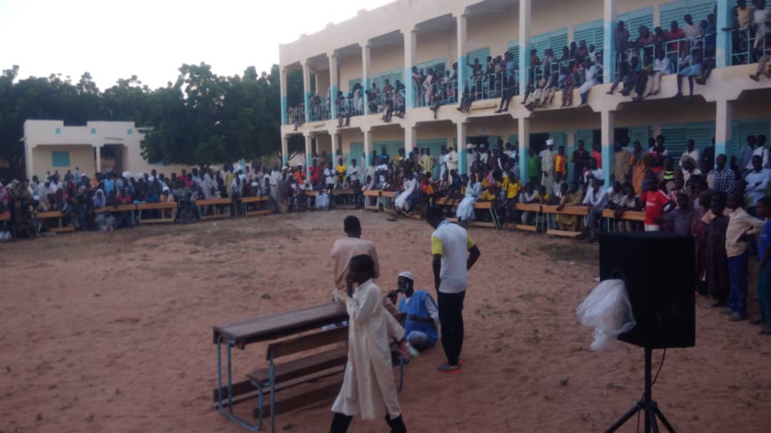 Tchad : au Sila, le théâtre pour sensibiliser sur le désarmement des civils. © Alwihda Info Tchad : au Sila, le théâtre pour sensibiliser sur le désarmement des civils. © Alwihda Info